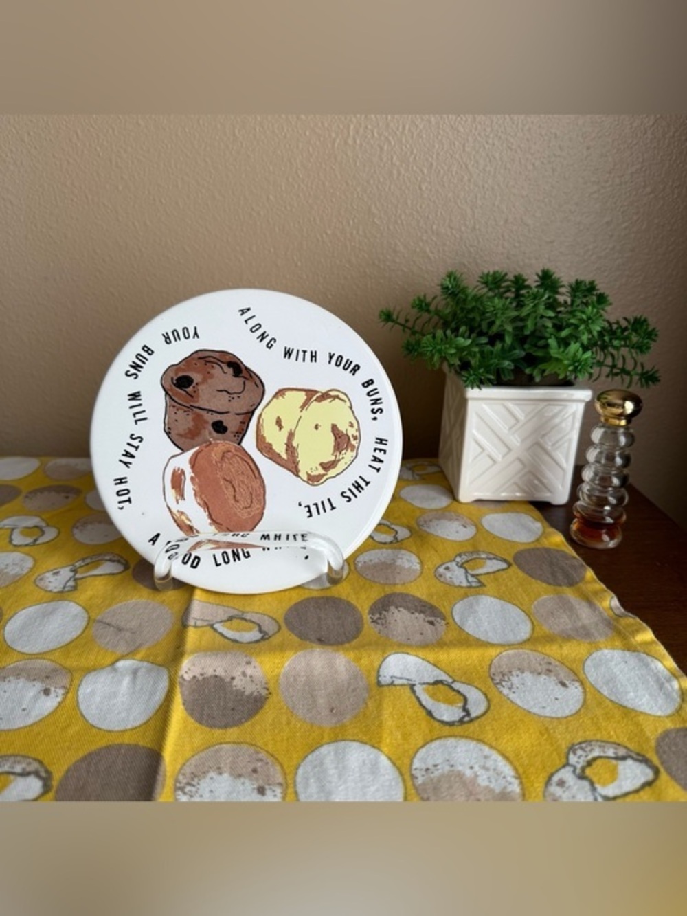 Vintage style muffin warming tile/trivet